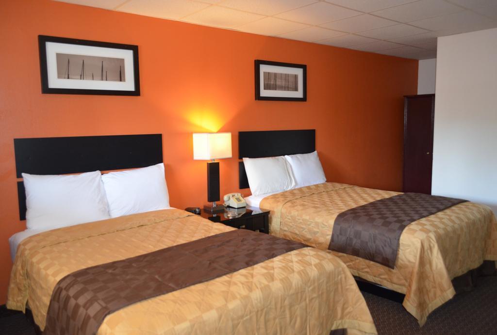 Enfield Inn Room photo