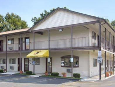 Enfield Inn Exterior photo